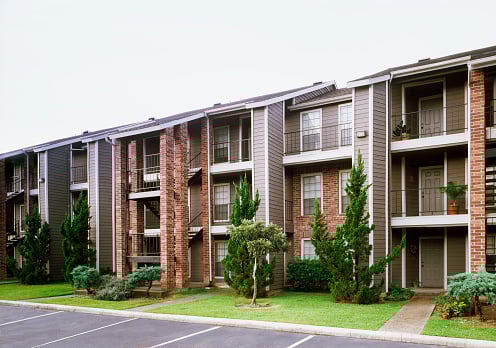 outside view of apartment building