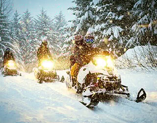 Snowmobile-safety-tips_320x250