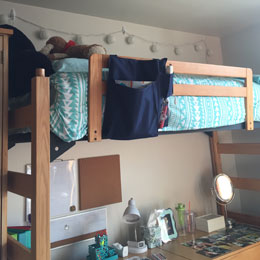 Dorm Room, How To Adjust Dorm Bed
